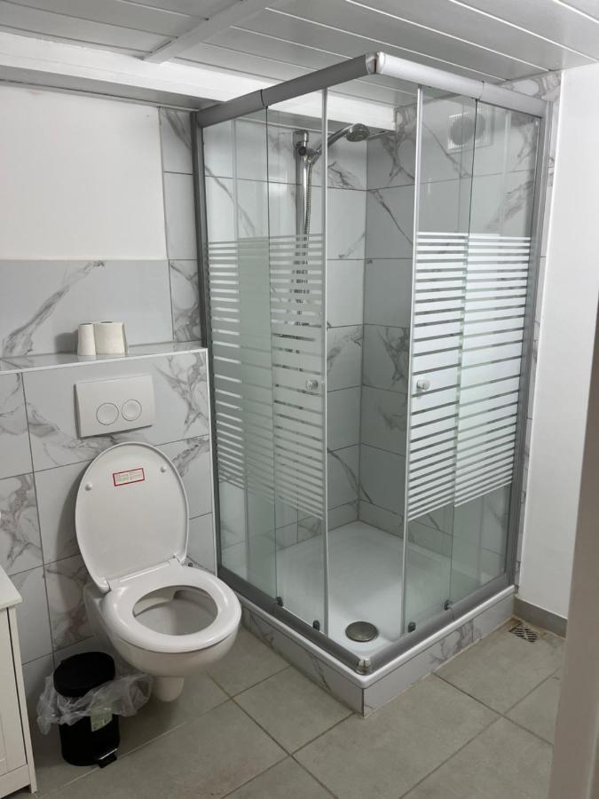 Apartment Souterrain In Der Naehe Vom Duesseldorfer Flughafen Ratingen