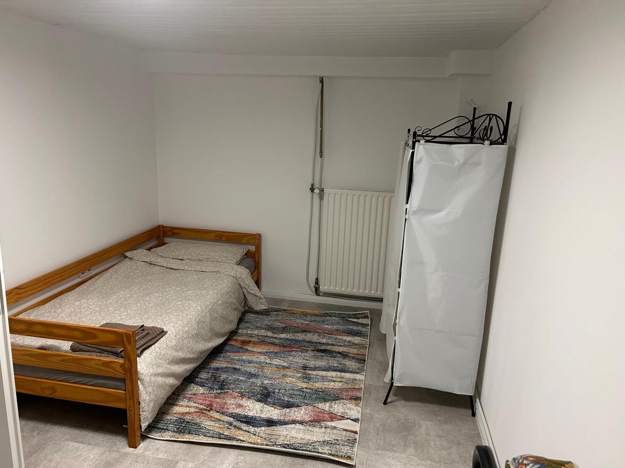 Souterrain In Der Naehe Vom Duesseldorfer Flughafen Apartment Ratingen