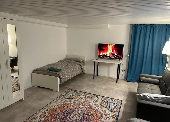 Souterrain Wohnung In Der Naehe Vom Duesseldorfer Flughafen